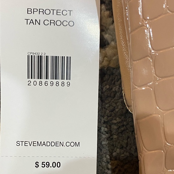 STEVE MADDEN - BPROTECT Crocodile Fold Over Purse Clutch - Picture 10 of 11